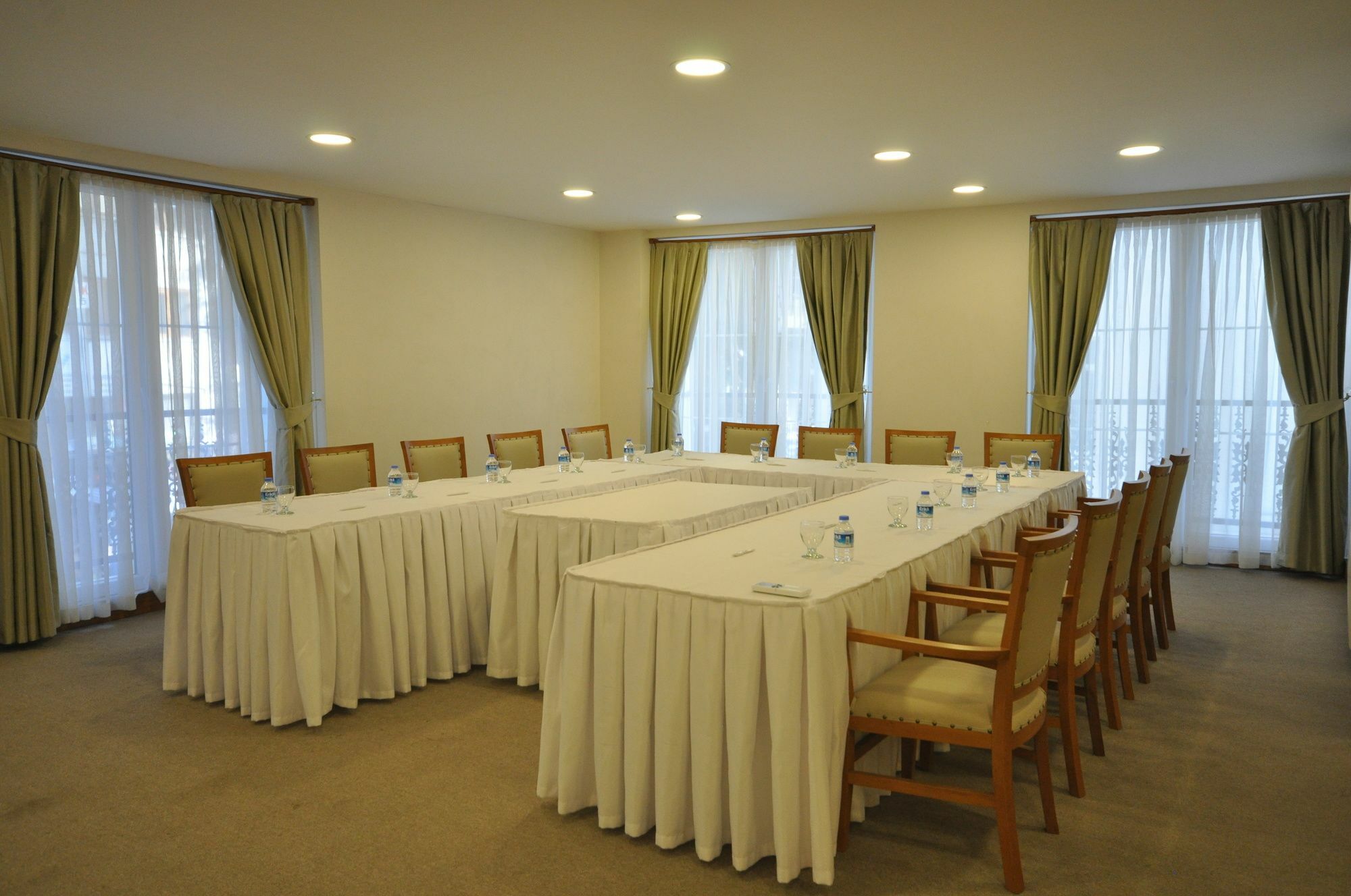 Double Comfort Hotel Анкара Экстерьер фото